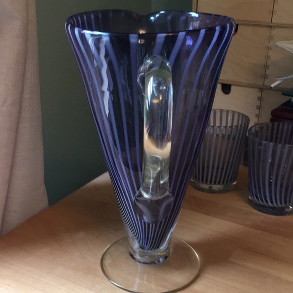 Beautiful vintage 1960 Rare pitcher and 2 glasses hand blown